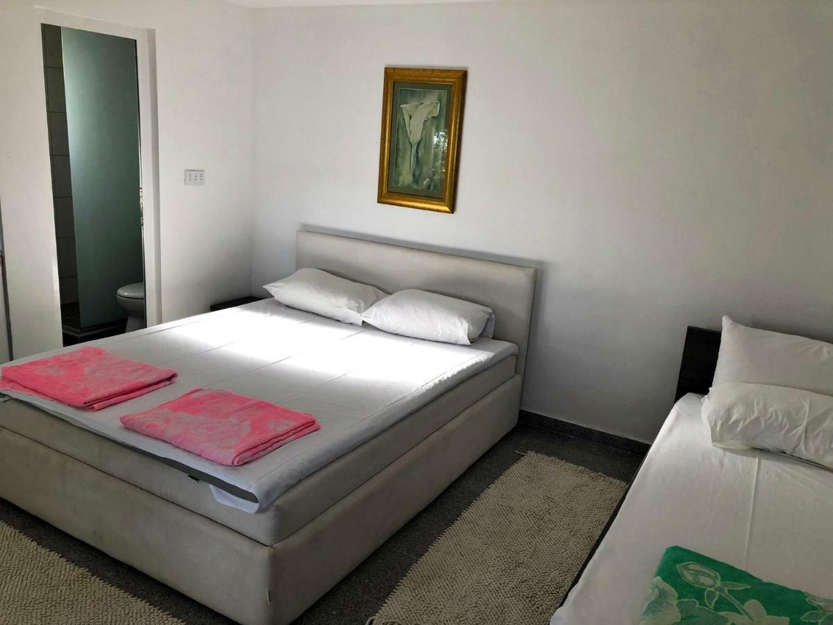 Apartments Lukrecia Неум Екстер'єр фото