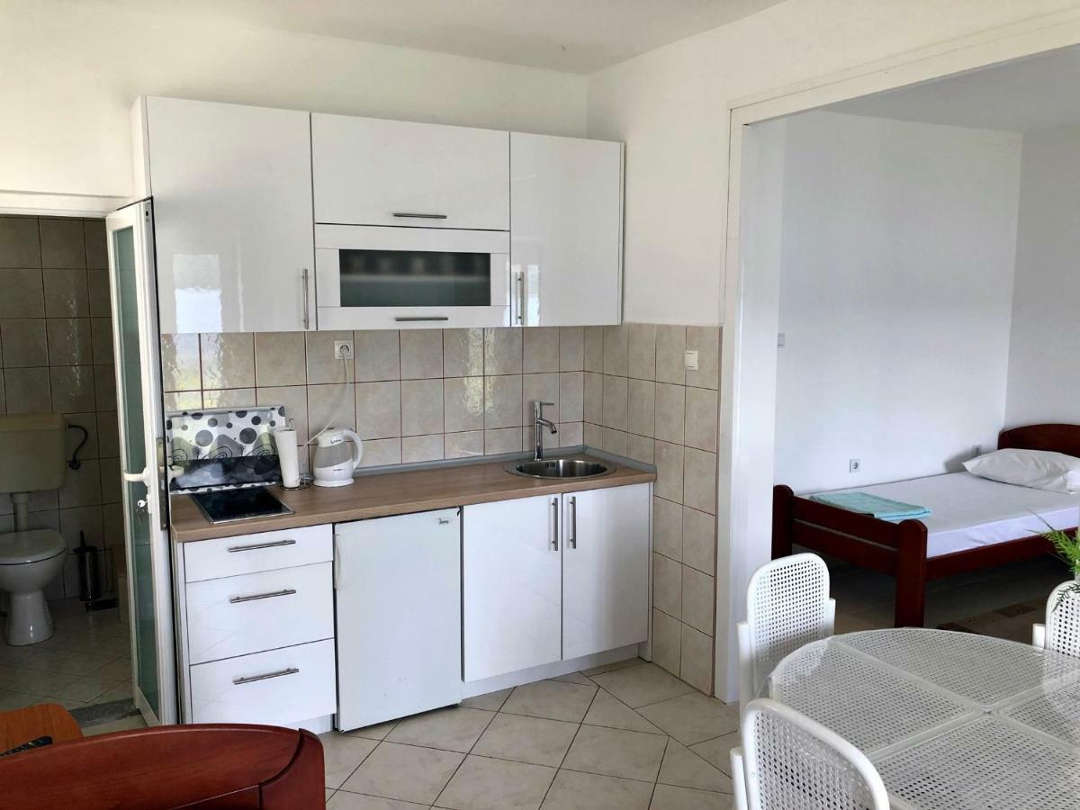 Apartments Lukrecia Неум Екстер'єр фото