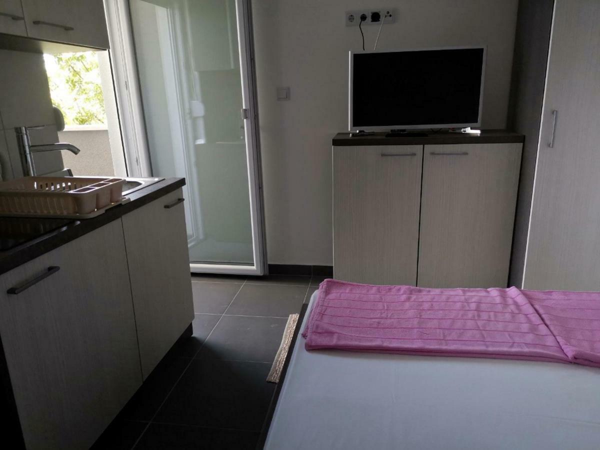 Apartments Lukrecia Неум Екстер'єр фото