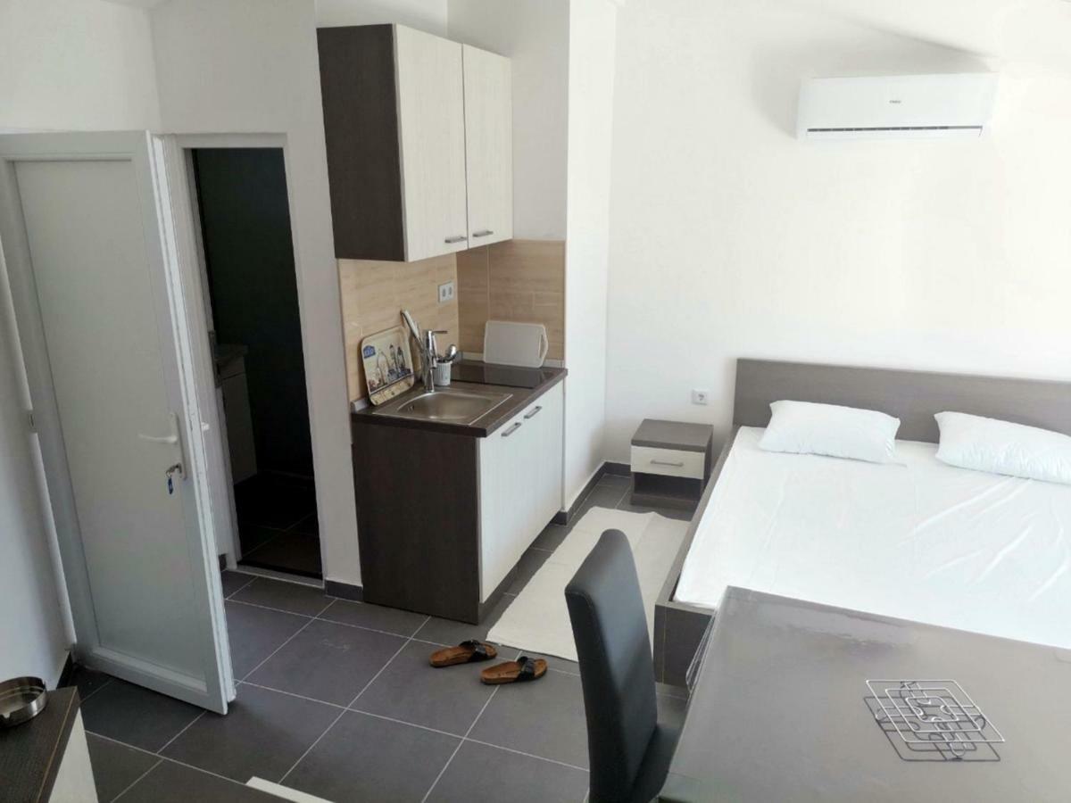 Apartments Lukrecia Неум Екстер'єр фото