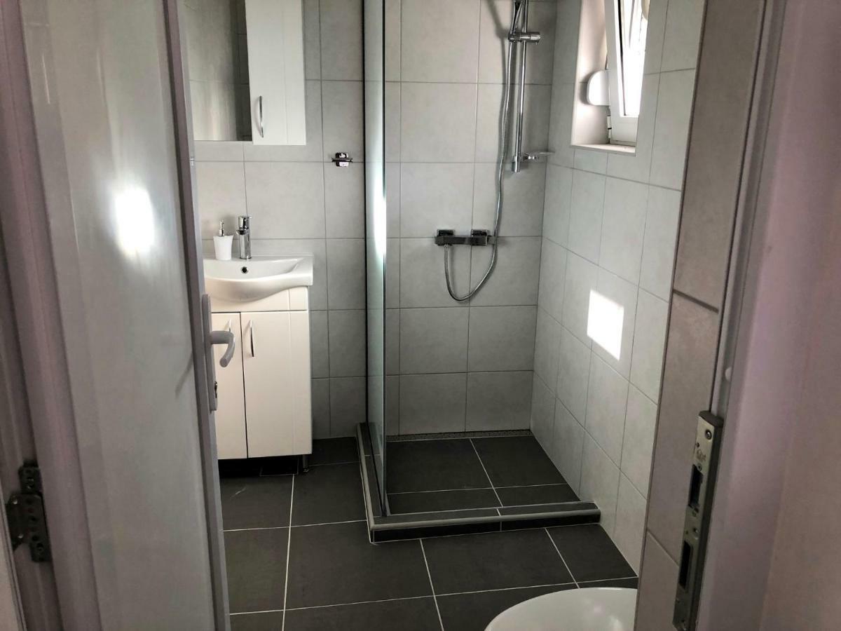 Apartments Lukrecia Неум Екстер'єр фото